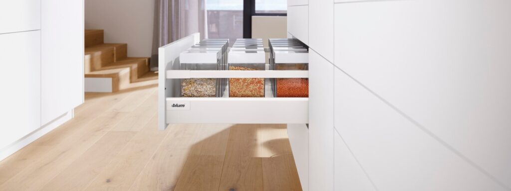 šuflík do kuchyne na mieru blum antaro