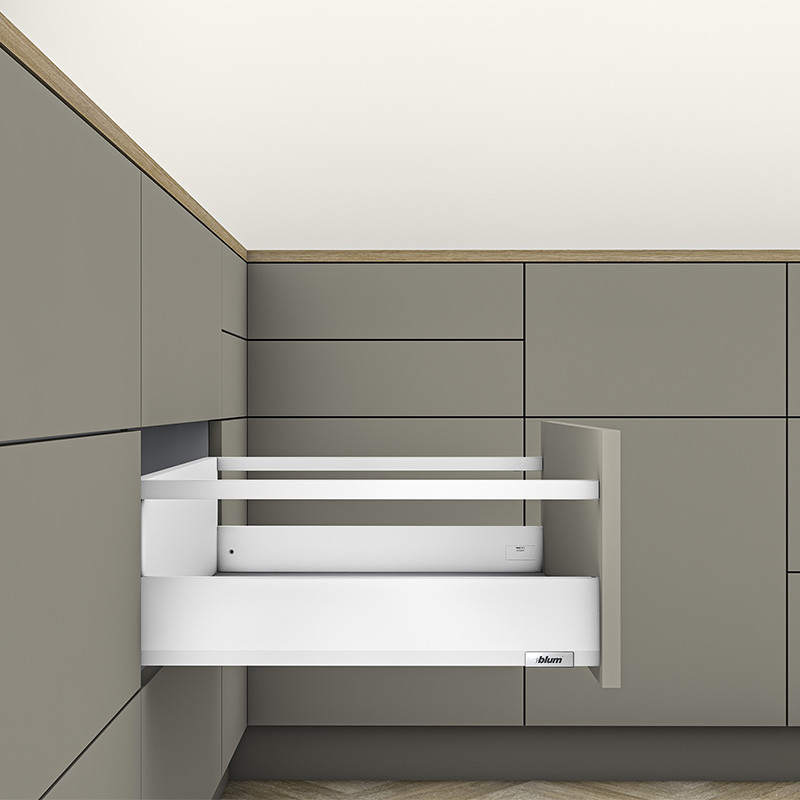 šuflík do kuchyne na mieeru blum merivobox